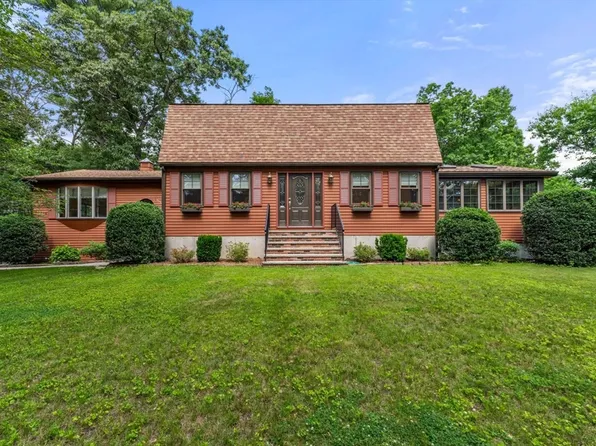 7 Edgeworth St, Billerica, MA 01821