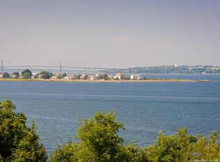 695 Old Colony Ter, Tiverton, RI 02878