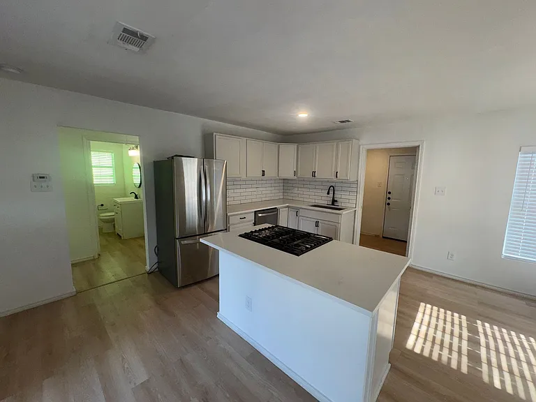 3518 Grafton Ave — Photo 5