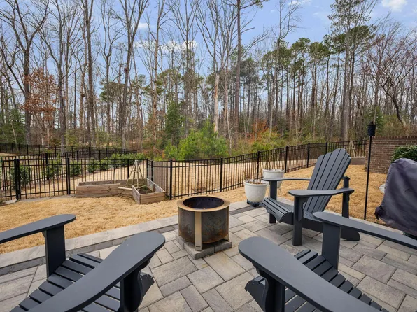 100 English Violet Ln, Raleigh, NC 27610