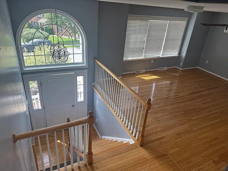 446 Hillside Dr — Photo 5