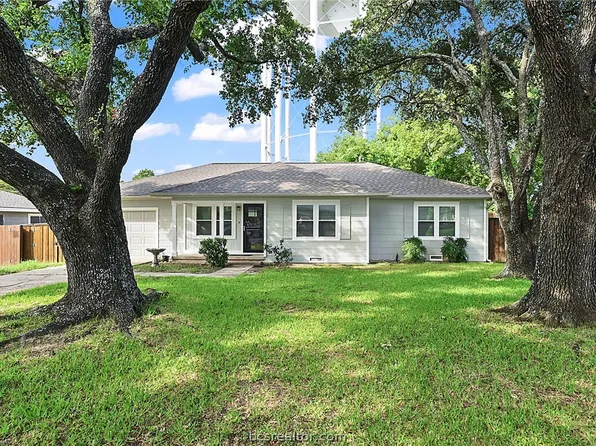 1606 E 28th St, Bryan, TX 77802