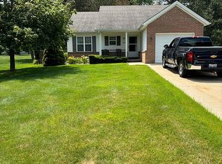 7794 E Ridge Dr, Almont, MI 48003