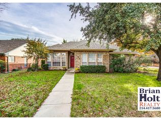 100 Pear Tree Pl, Denton, TX 76207