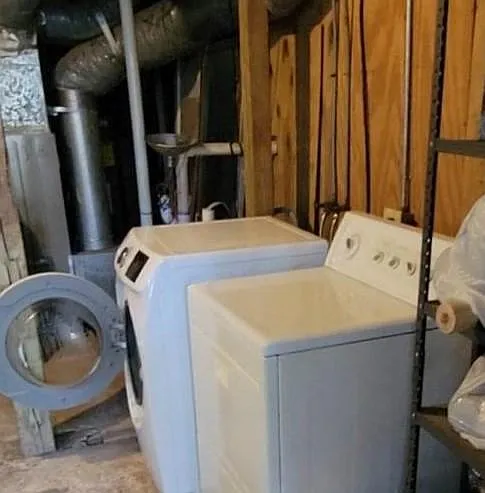 shared washer and dryer at no charge.