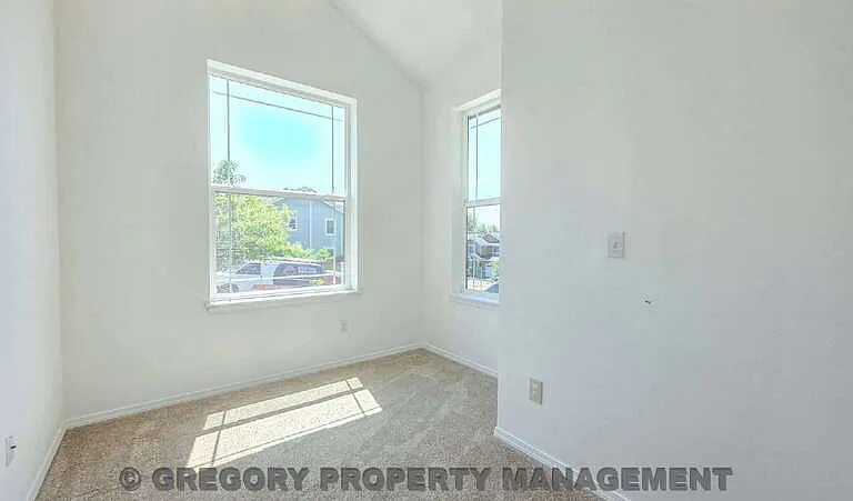 4131 228th Pl SE — Photo 3