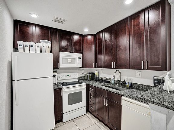2nd image of 1400 NW 33rd Way
