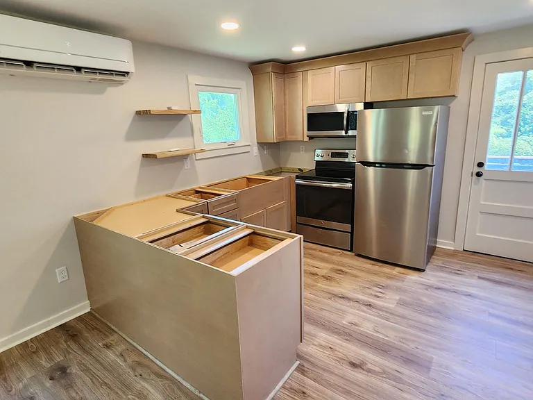 291 Walker St — Photo 8
