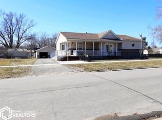 606 W Walnut St, Eldon, IA 52554