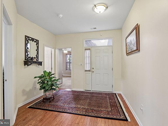 3rd image of 39 Danbury Rd
