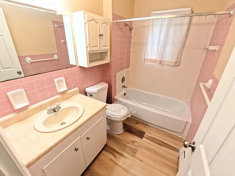 138-154 Woodhill Dr — Photo 47