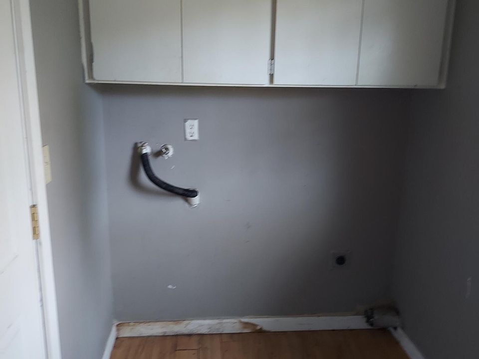1st image of 201 Sunrise Ln SE Unit B