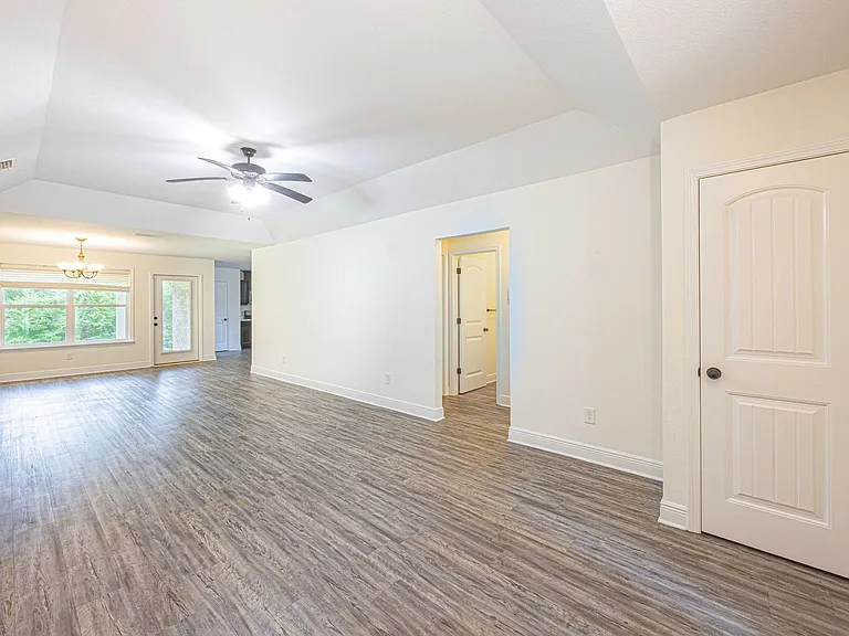 118 Michael Loop — Photo 2