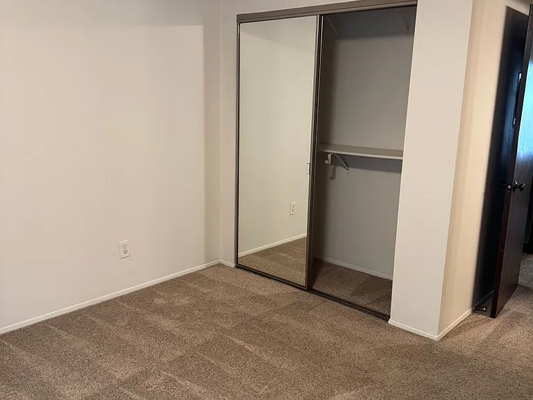 Fairmont Terrace — Photo 9