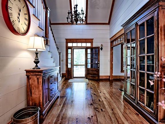 5th image of 1114 Dogwood Way