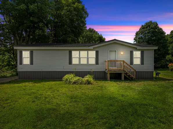 306 Water St, Paris, MI 49338