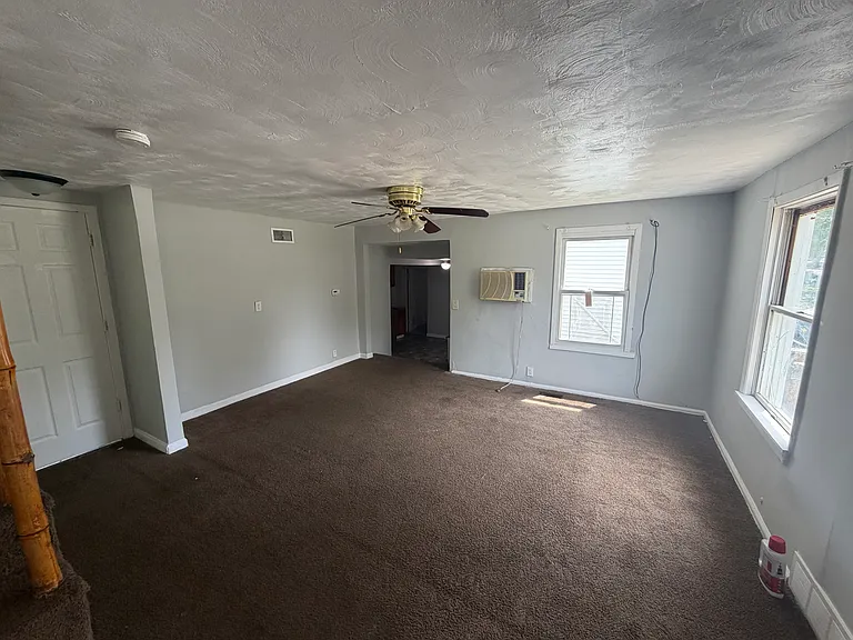 3066 Raywood St — Photo 2