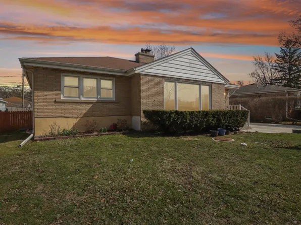 7641 Kilbourn Ave, Skokie, IL 60076