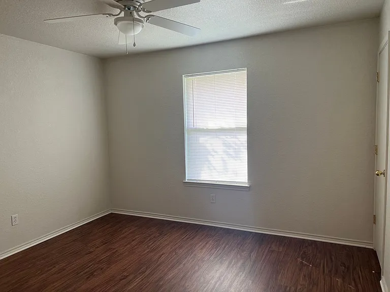 2600 Alma Dr — Photo 6