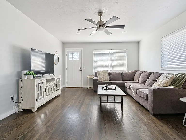4104 NW 59th St — Photo 33