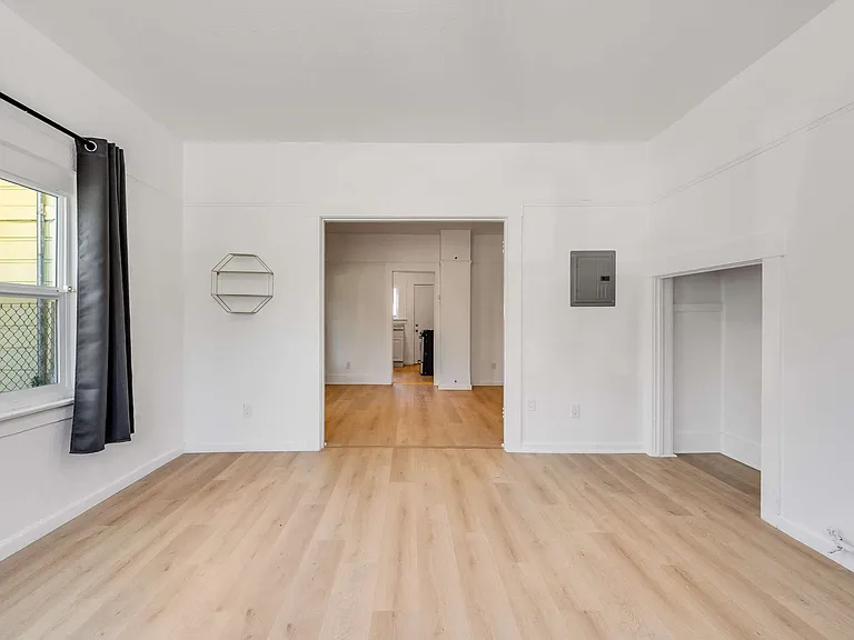 1633 Foothill Blvd — Photo 4