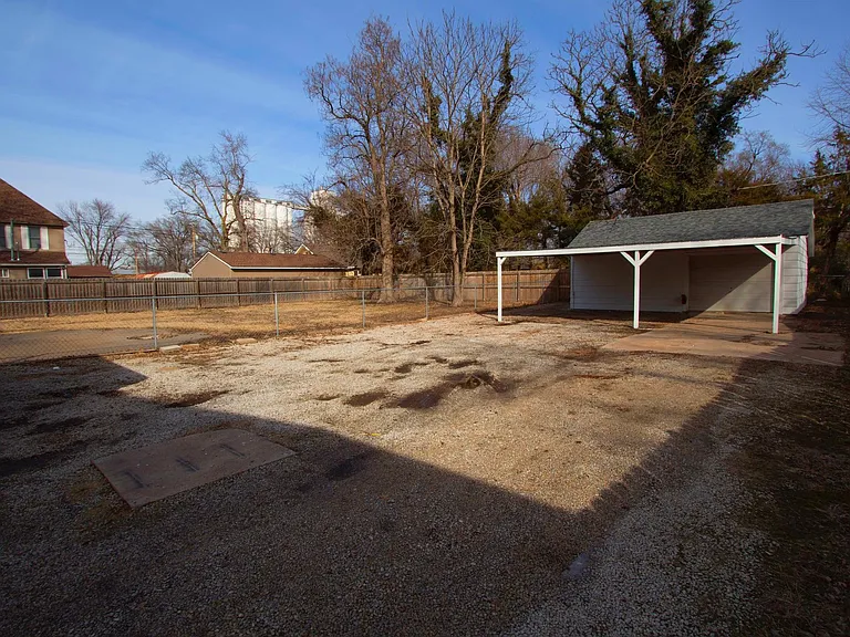 212 Santa Fe St — Photo 14