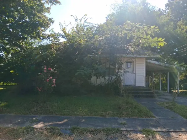 405 S Spring St, Bloomfield, MO 63825