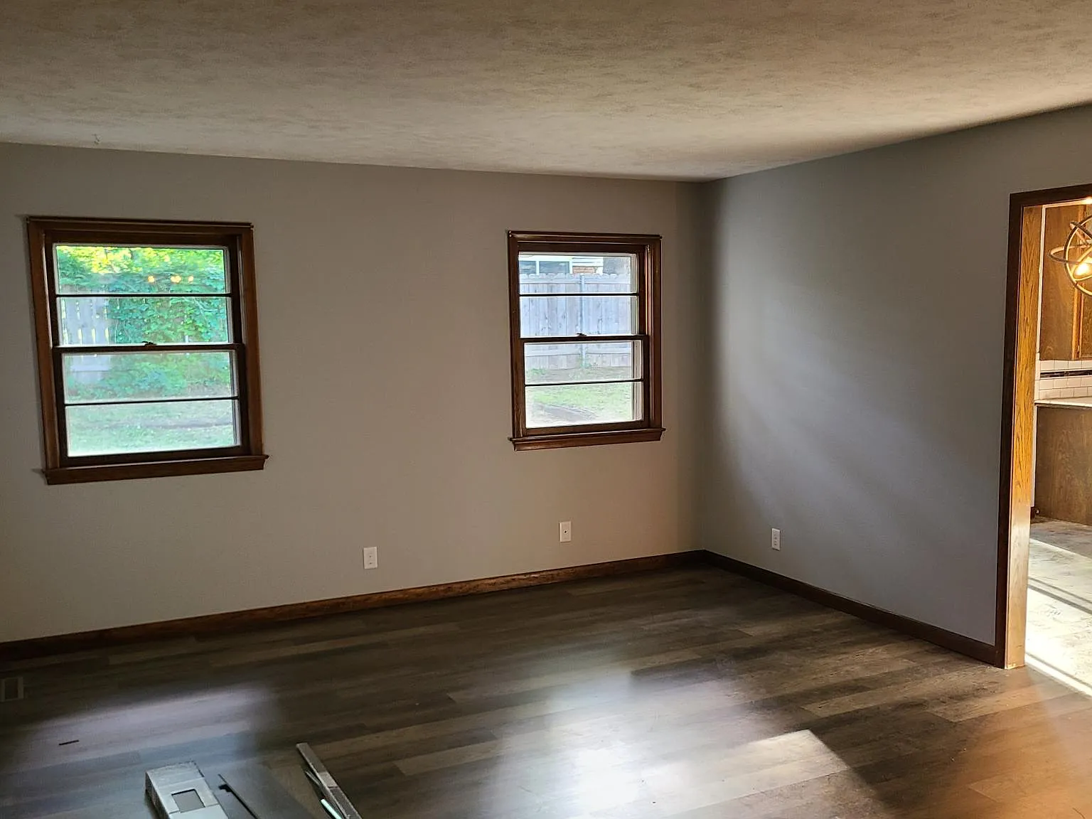 1321 N Peterson Ave — Photo 3