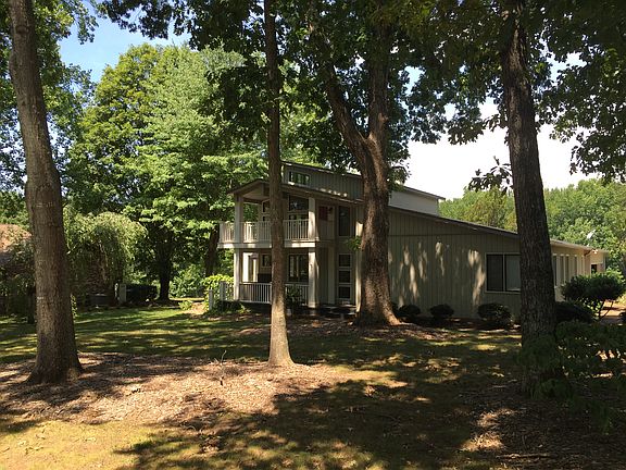 2nd image of 19 Honeybee Ln