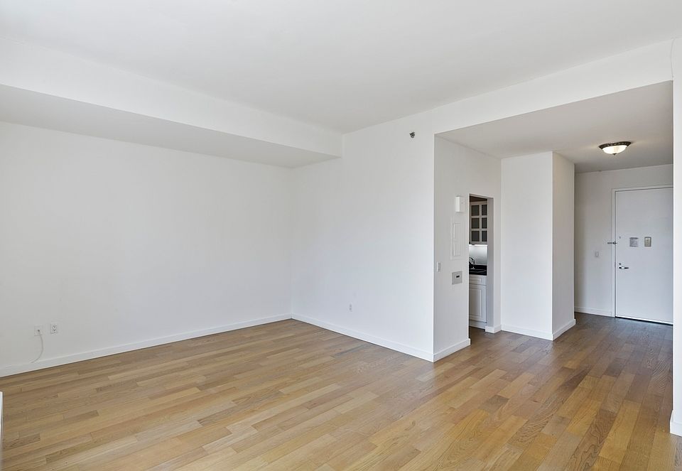 1st image of 1 West St APT 2513