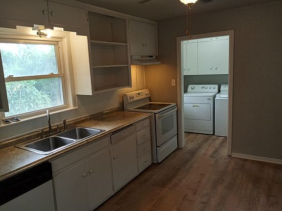2nd image of 2408 NW Atlanta Ave