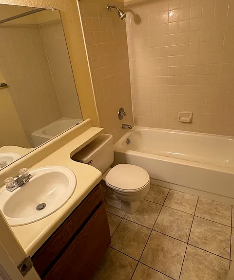 Northwoods Apartments — Photo 16