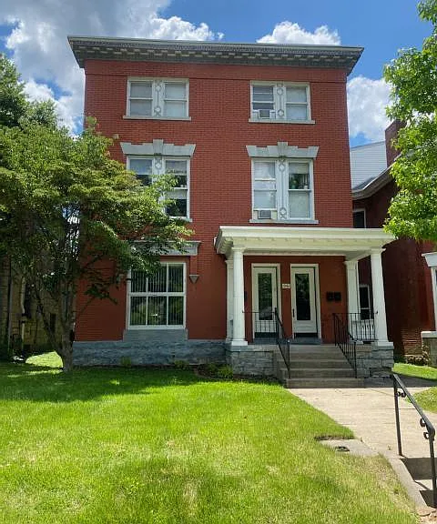 1042 Everett Ave #1 — Photo 4