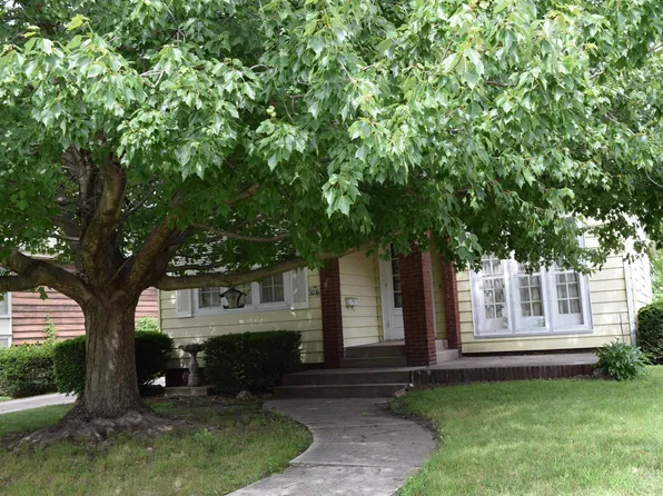 1061 Florence Ave, Galesburg, IL 61401