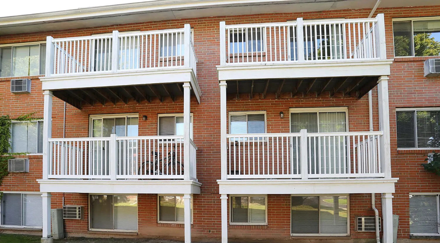Westbrooke Commons Apartments and Townhomes — Photo 1