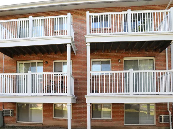 Westbrooke Commons Apartments and Townhomes