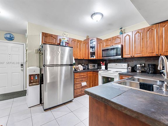 5th image of 15389 S Dixie Hwy APT 38