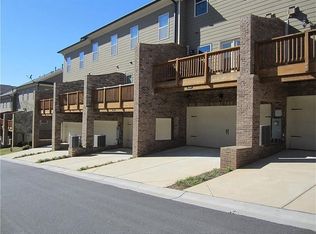 7345 Glisten Ave, Sandy Springs, GA 30328