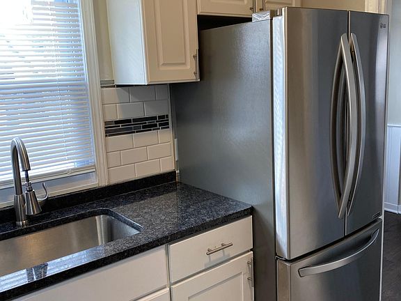 Kitchen/stainless steel refrigerator