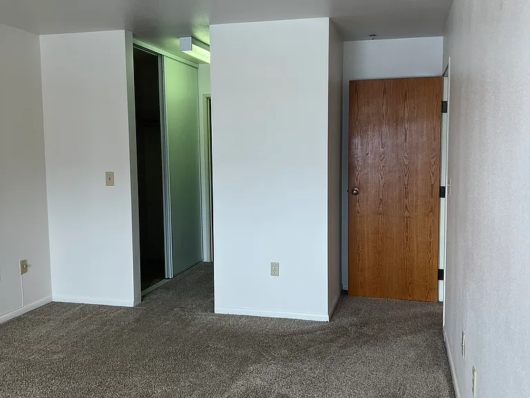 726 O Pl #104 — Photo 32