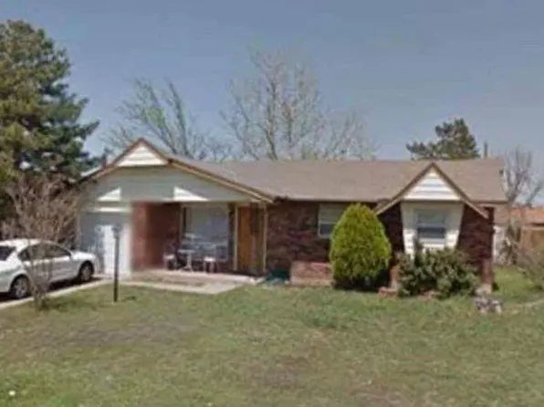 3812 SE Dorchester Dr, Lawton, OK 73501
