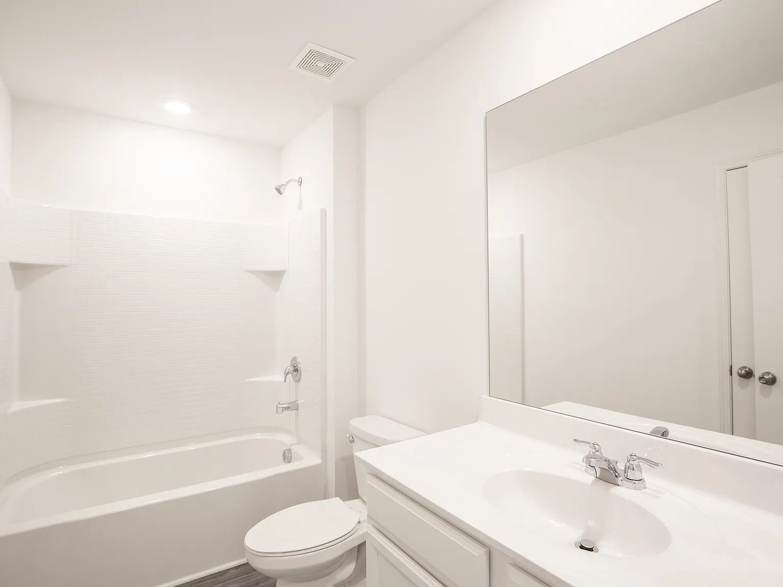 3 bed, 2224 sqft, $2,195 — Photo 2