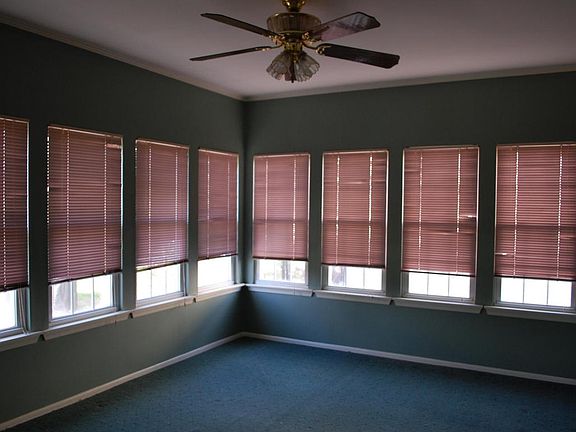 5th image of 16 Jeffery Ln