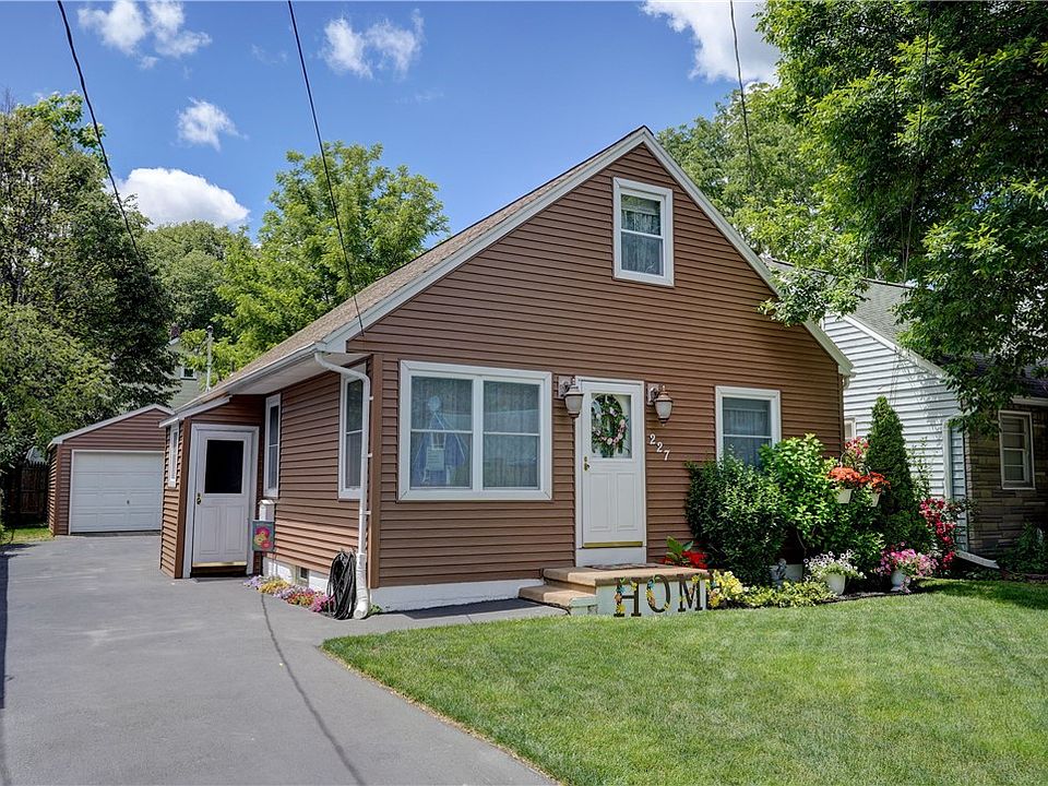 1st image of 227 Hillcrest St