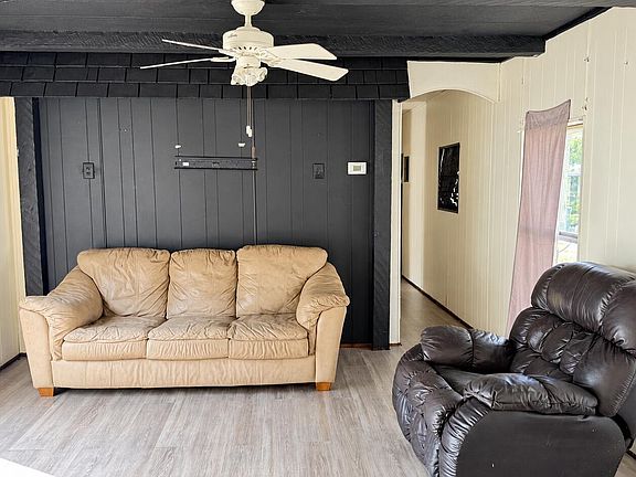 2nd image of 586 Eaglenest Dr
