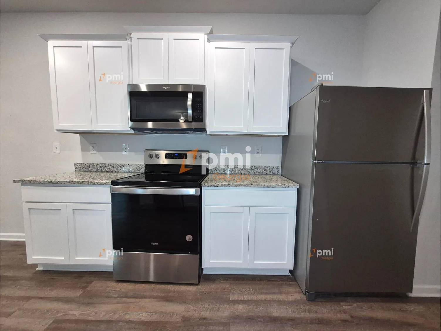 3 bed, 2.5 bath, 1915 sqft, $2,055 — Photo 3