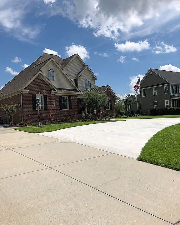 1st image of 1310 Oakridge Blvd