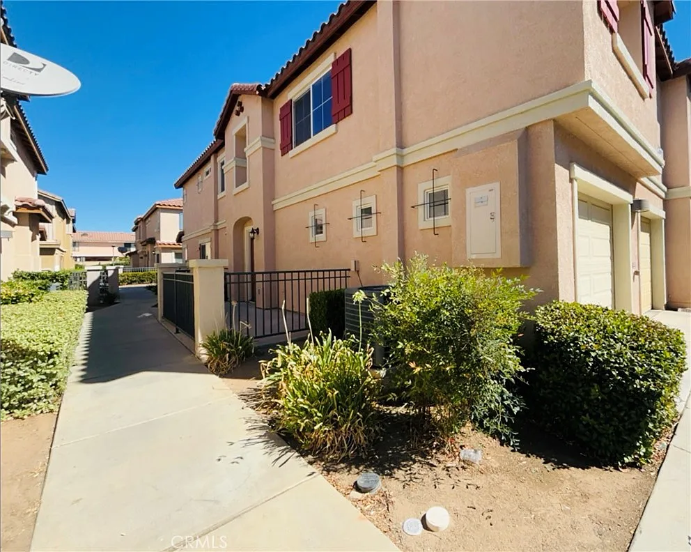 2 bed, 1140 sqft, $2,295 — Photo 4