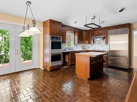 4th image of 515 Kenbrook Dr