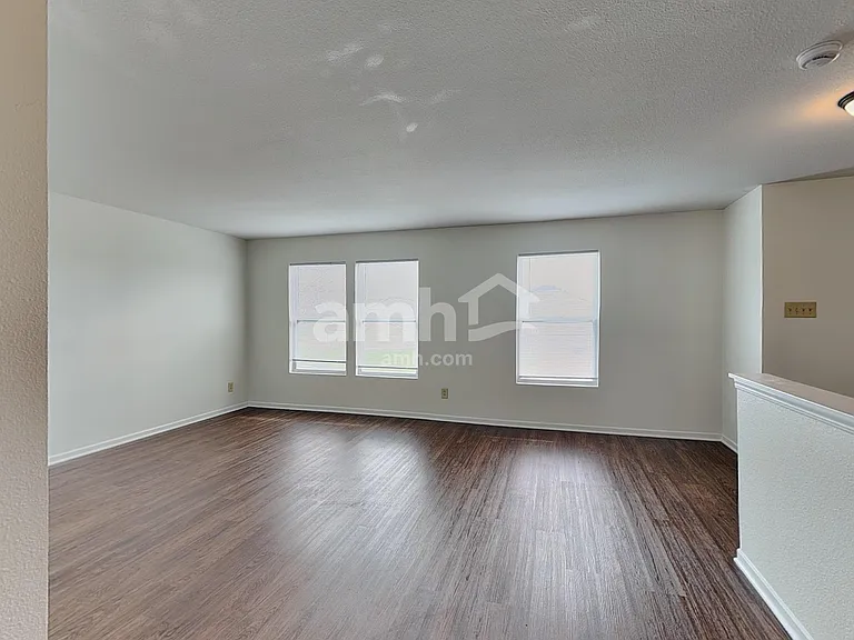 524 Bridgewater Dr — Photo 12